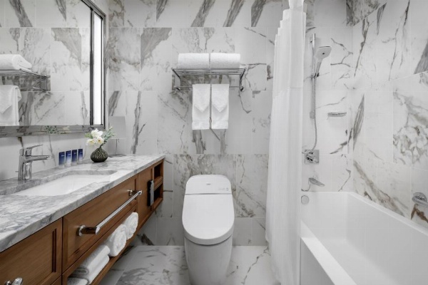 Halepuna Waikiki by Halekulani image 7